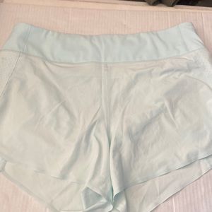 Athleta run with it shorys